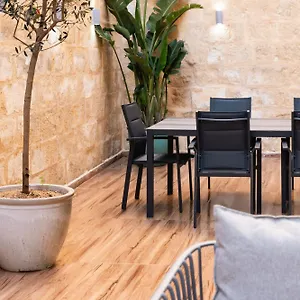 Valletta Waterfront Backyard Flat By Arcobnb Floriana